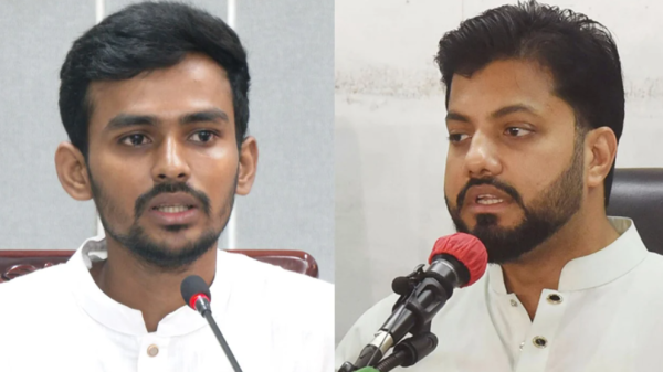 বায়ে উপদেষ্টা আসিফ মাহমুদ, ডানে ইশরাক